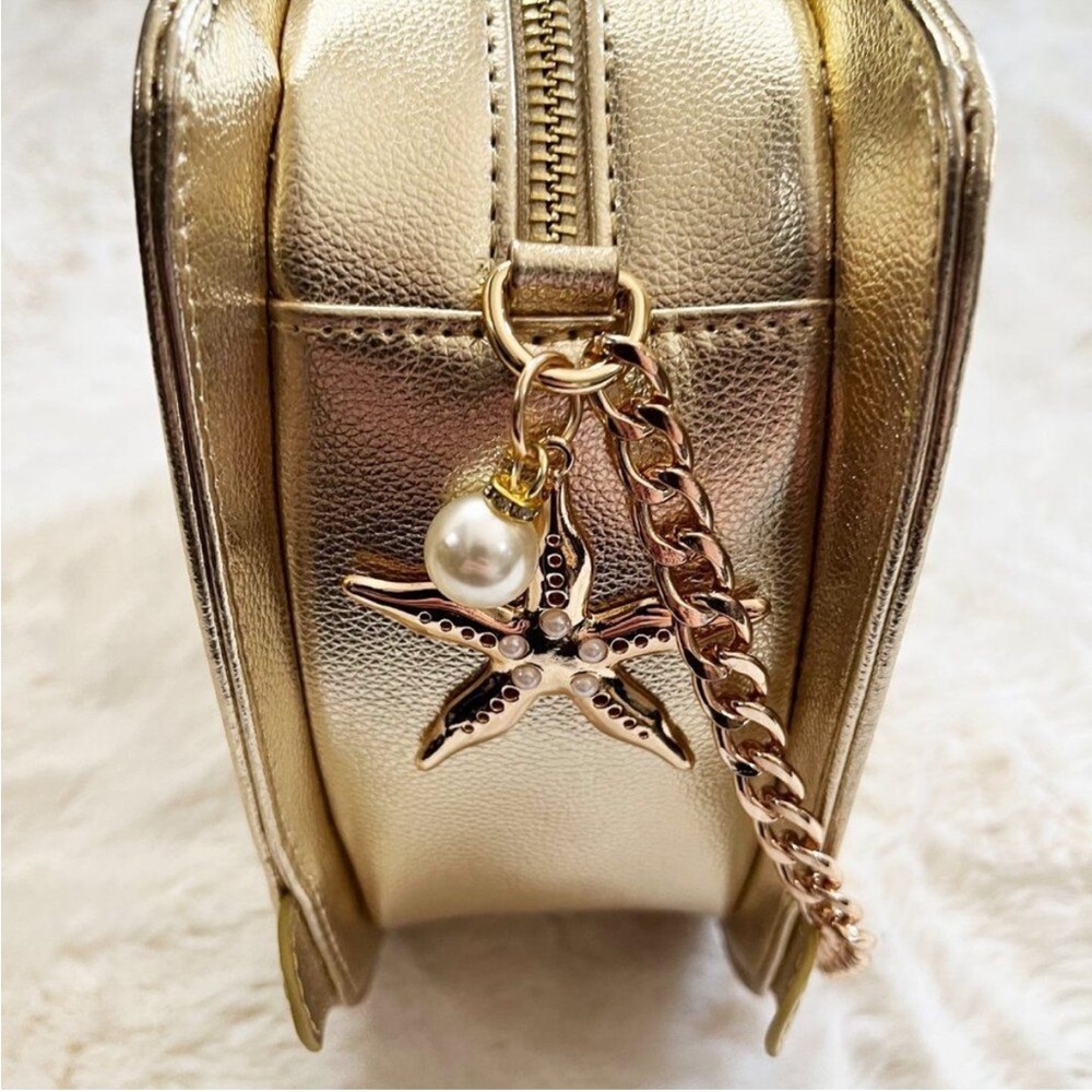 Disney Skinnydip London Clam Shell Mermaid Holographic Chain Crossbody Purse - Picture 9 of 14